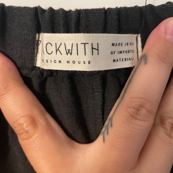 Black linen Hackwith design house easy tapered pants - Picture 2 of 3